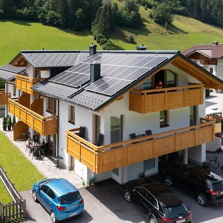 Hotel-pension Egger فندق غروسارل