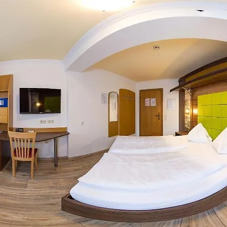 Hotel-pension Egger ホテル グロースアルル