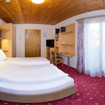 فندق Hotel-pension Egger غروسارل