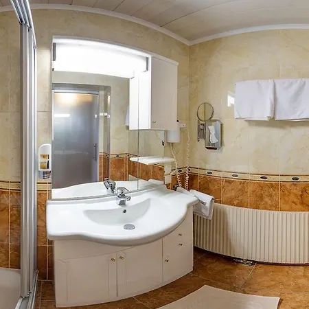 فندق Hotel-pension Egger 3*