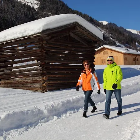 Hotel-pension Egger 3* غروسارل